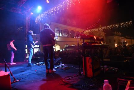 Včeraj je prvi koncert Pravljičnega Kamnik privabil število obiskovalcev (64)